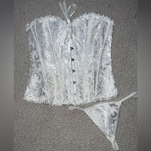 ✺Hey gurl hey! SHEIN White Shapewear Corset with thong! Color:White, Size:M✺